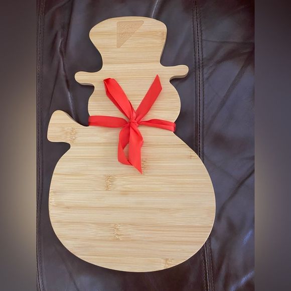 Nabisco Cutting Board MEDIUM ( L 14” x W 9”) Wood Snowman Logo Engraved  New - Picture 1 of 4